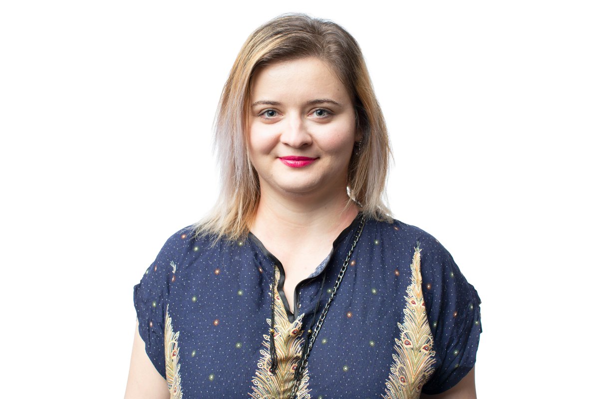 STLChessClub's tweet image. Say hello to our newest Grandmaster in Residence, @SabinaFoisor! Until March 27th, you can watch her classes on our YouTube channel and even take a private lesson with her! See more info on our website.
#STLChessClub #GMinRes #chesslesson #chesslecture