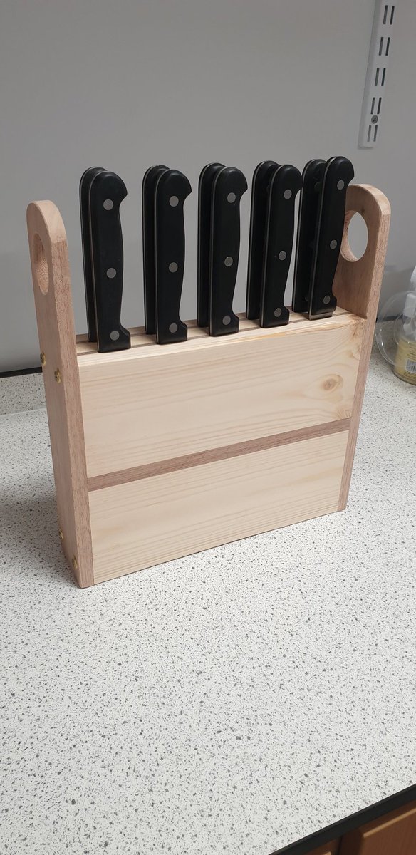 IRA_HomeEc's tweet photo. Thank you to @irvineroyaltech for making our lovely new knife block 🙌👏⭐ https://t.co/Zz44PEgkre