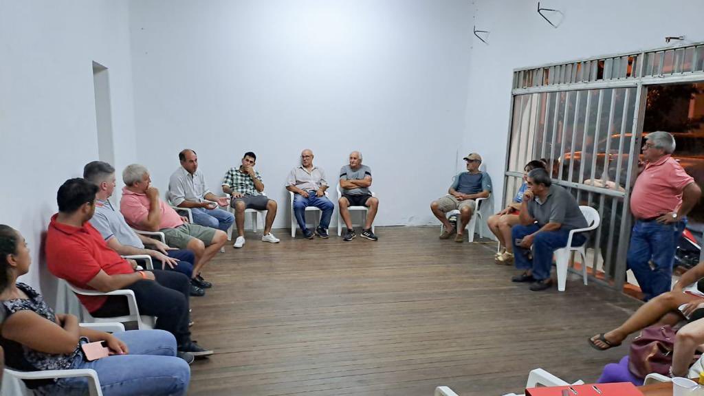 a_marcelolopez's tweet photo. Para construir una📍Concordia con futuro es necesario que nos involucremos, que aportemos nuestras ideas y propuestas para cambiar nuestra ciudad. Todos los martes nos encontramos con vecinos que se suman al equipo decidios a transformar. https://t.co/CH06QzDuWN