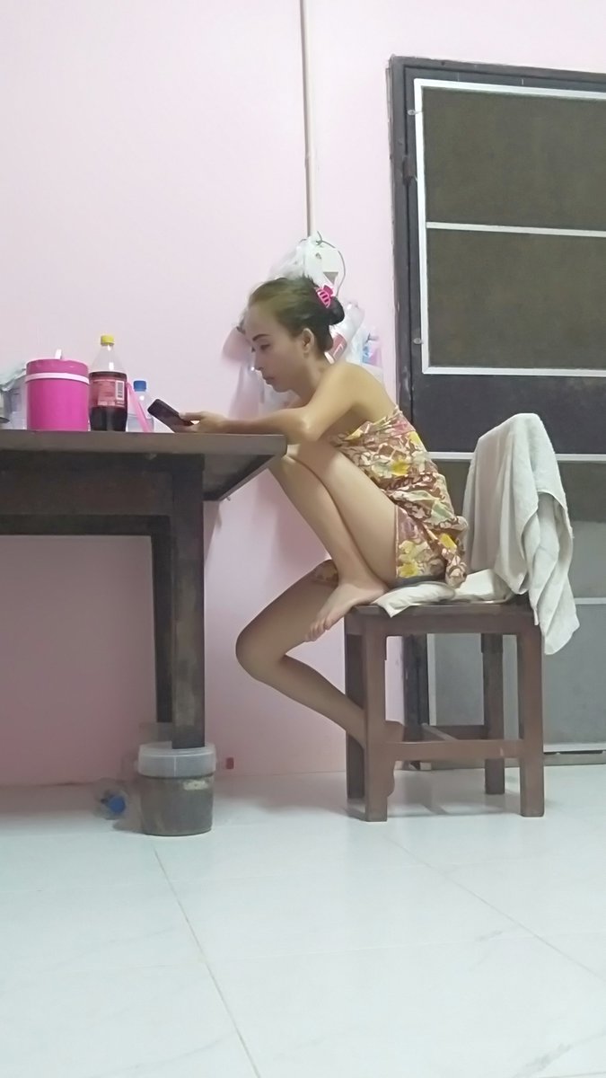 PHmOAYmSio9Oorr's tweet photo. อุตส่าอ่อยคนข้างบ้าน.แล้วก้ยังไม่เห็นอีก.ชุดพร้อมถอดเลยค่ะ.เหงามากๆ https://t.co/hD5NrgDeej