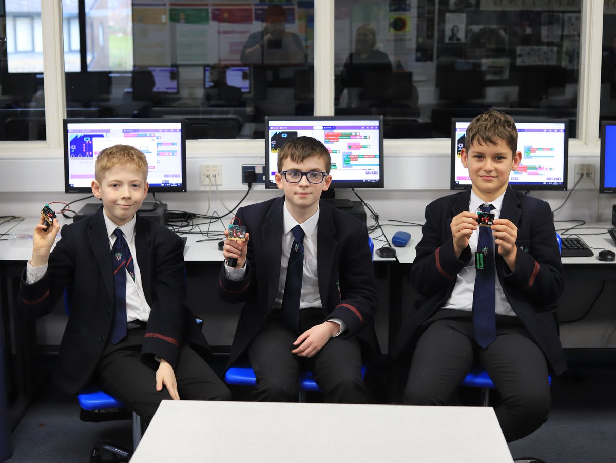 WHS_Computing's tweet image. Year 8 students have enjoyed working with Microbits alongside our Year 13 Computing ambassadors over the past couple of weeks!