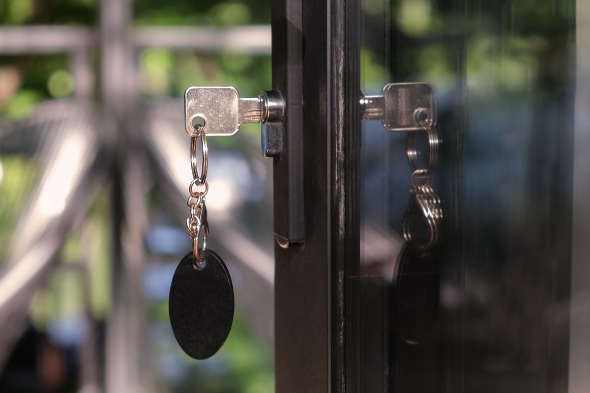 Yhlocksmith tweet picture