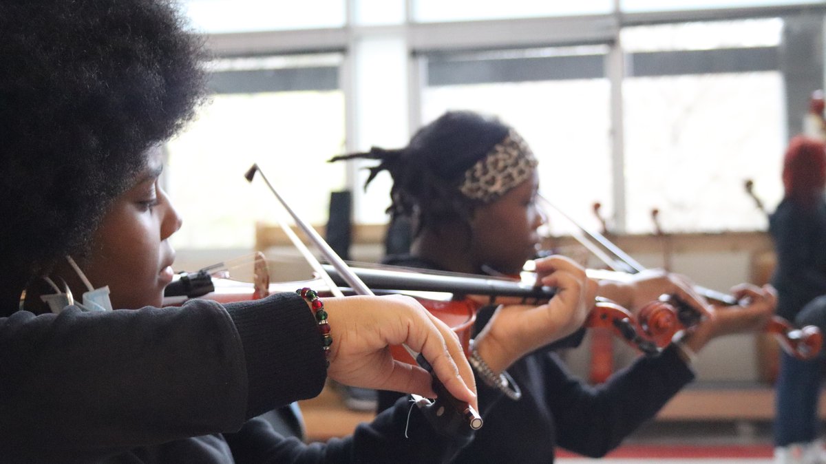JCYOrchestra's tweet photo. Thank you @HollandsOpusFdn donors for a generous donation of new instruments for the Wolfpack Orchestra! The students are so excited to be playing on much needed new instruments! We are ever so grateful! @apsyoungms https://t.co/bGJsnWvJF4