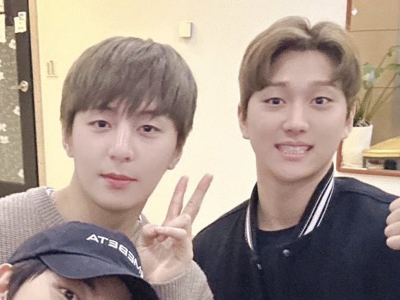 ychisreal's tweet photo. 아직 모먼트에 미업로드된 비키라 컷은 추후에 천천히 업로드할 예정입니다! (영상제공/제보는 항상 감사히 받고 있습니다) 뾰로롱즈 지금까지 수고했어❤️ https://t.co/EqBre9tKO3