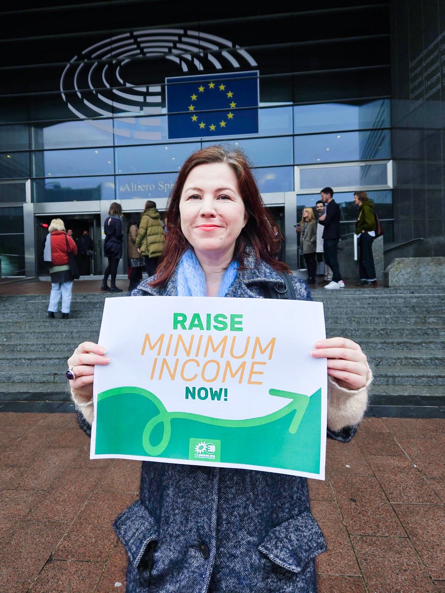 (1/2) The soaring prices are hitting the poorest the hardest.

They have to struggle every day to survive, but we can help them.

📢 We're calling for a #MinimumIncome above the poverty line for all Europeans. ⤵️