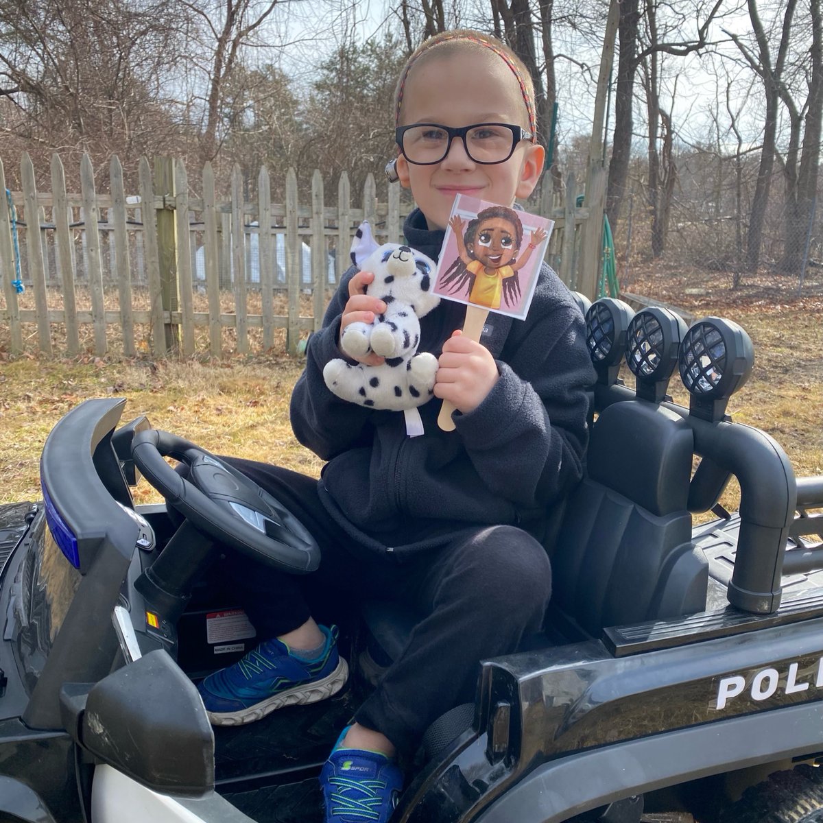 clarkeschools's tweet photo. Clarke Boston students participated in an “around the world” activity outside of the classroom! Students read “Around the World I Go” by @CoryTheCoach and were sent home with an image of Imani, to bring her to new places! Check out the photo album https://t.co/xTqlKxf0Vc https://t.co/cVjkaEx62a