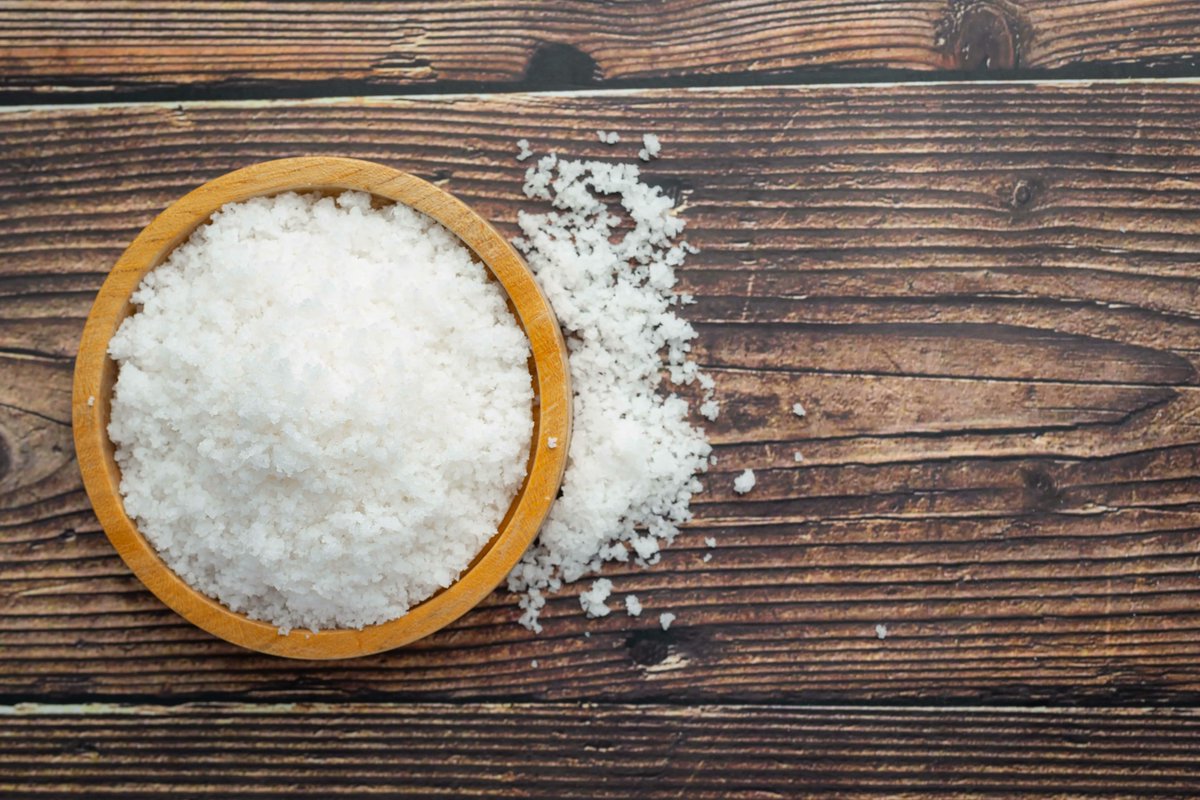 MOH_TT's tweet photo. This week we observe #SaltAwarenessWeek2023
Limit your salt intake to roughly 1 teaspoon a day. For most people, the limit is 2400 mg a day, which is roughly 1 teaspoon of table salt. If you have high blood pressure, limit to 1,500 mg per day or ¾ of a teaspoon of table salt https://t.co/8xt7iBw8qM