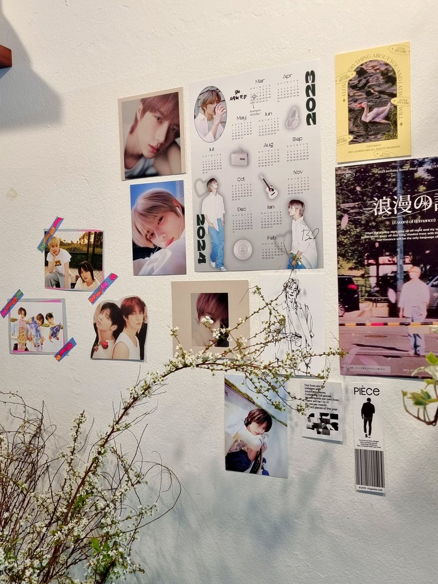 beomtti's tweet photo. #낭만의낱말
#romancefor_beomgyu

시즈더플라워! 오후의 햇살과 꽃집의 잔잔함, 은은한 꽃냄새 그 모든 조명온도습도가 딱 범규를 떠올리게 해 기분이 너무 좋았던 곳😍 내부가 정말 범규의 낭만을 그대로 구현해놓은 공간같아 마음이 편안하고 좋았어요! 단정하면서도 진한 향기의 꽃도 범규같았던.. https://t.co/7ZVjcn0fCI