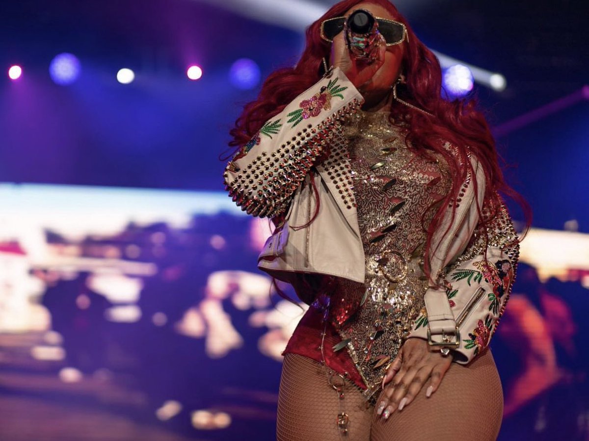 ashantidaily's tweet photo. Three years ago today, @ashanti performed in Raleigh, NC for #TheMilleniumTour2020 - Her last show before the major shutdown 🦠(What a crazy time 😮‍💨) https://t.co/EbUYYTTiSO