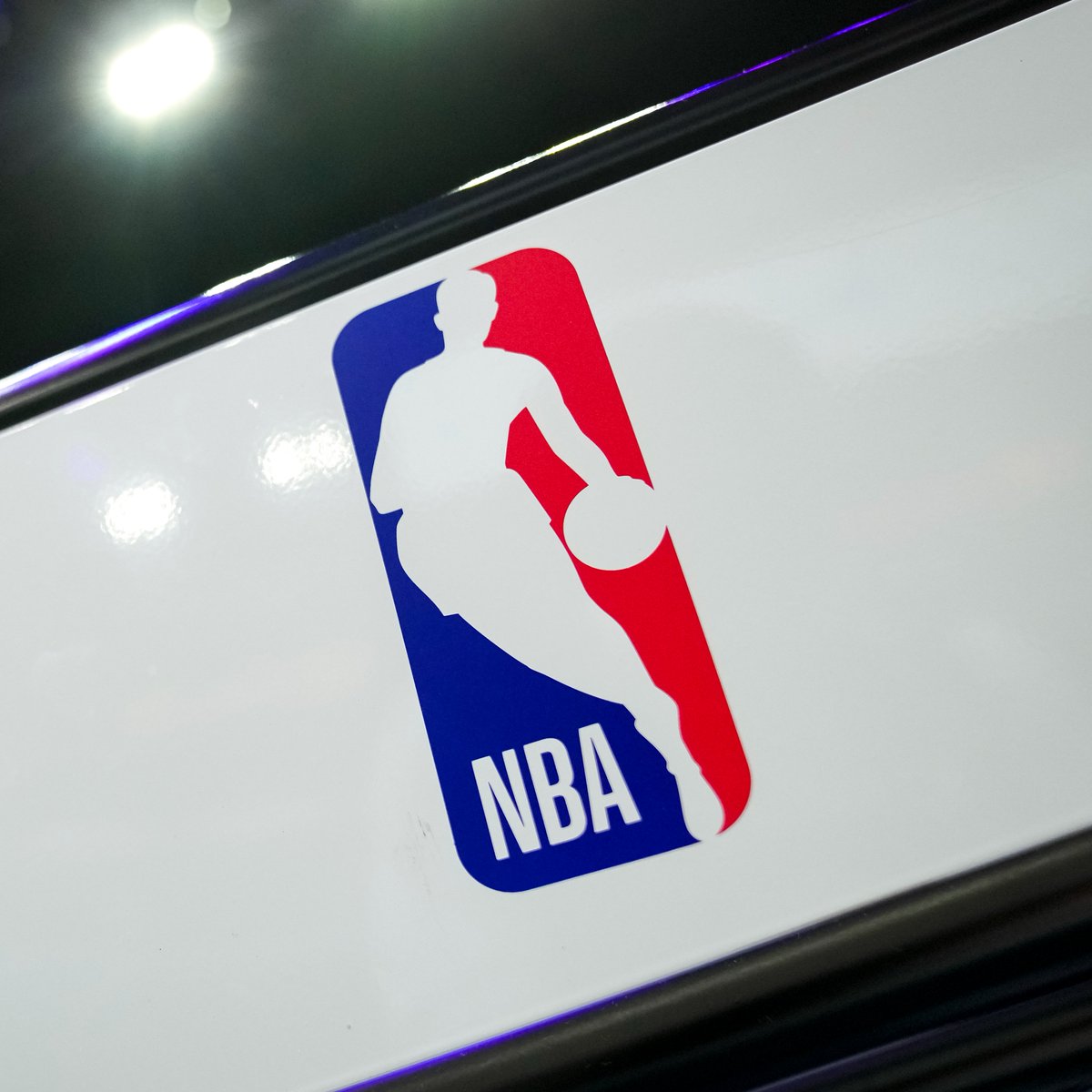 BleacherReport's tweet image. The NBA and NBPA are moving closer to agreeing to a rule that players must play in a minimum number of games to be eligible for major awards, per @ShamsCharania