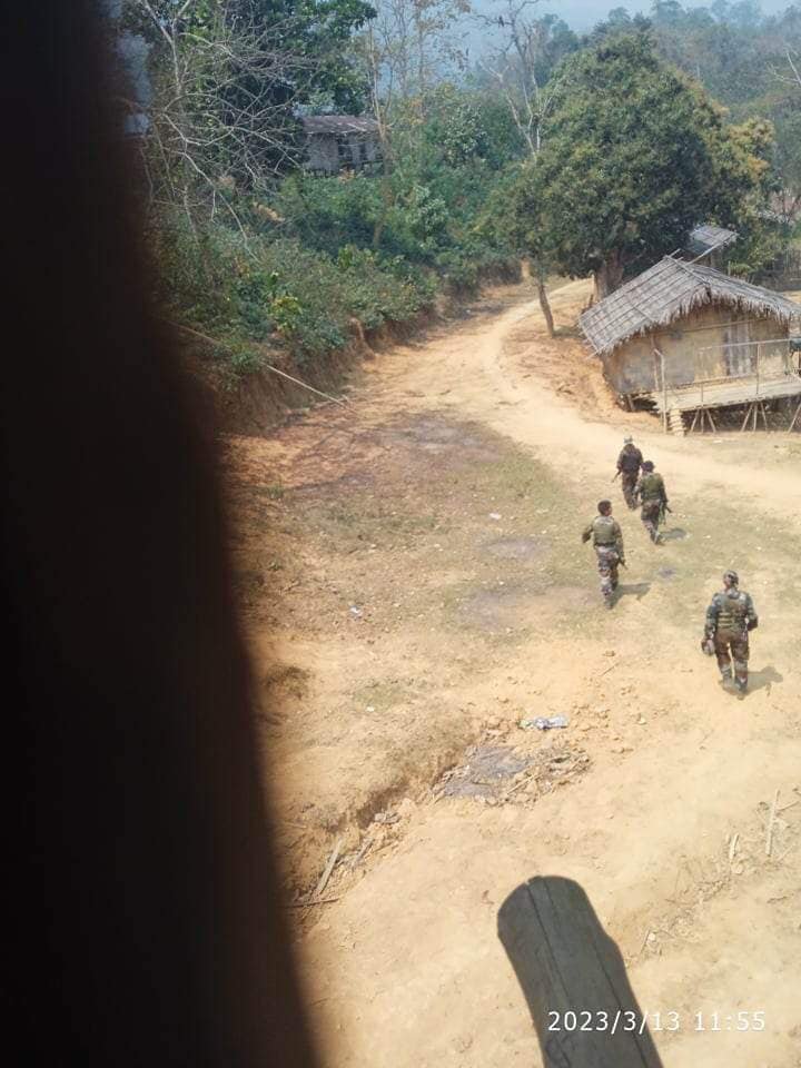ChindwinPost's tweet photo. #BREAKING:  The Indian army's Assam Rifles crossed Myanmar's Chin state on Monday (13 March). According to locals, they went to the CDF-Paletwa battalion-2 camp and opened fire around ten times when they returned. 

@IndiainMyanmar @India4Myanmar 

#WhatsHappeningInMyanmar https://t.co/0OOVKml3Js