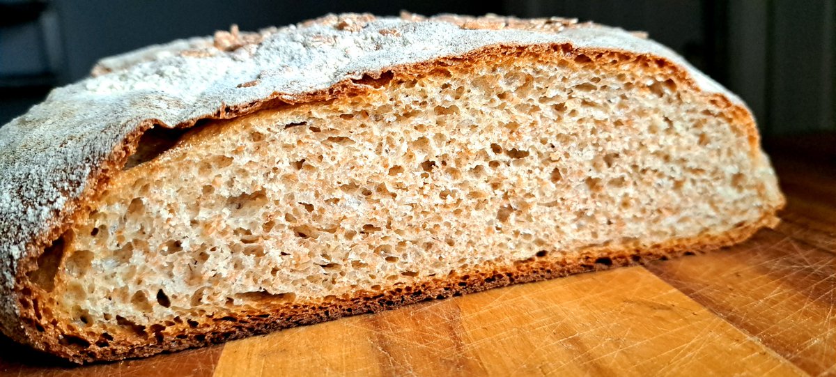 Spelt loaf, one of the ancient grains. A project I'm working on for an upcoming #breadmaking course. Watch this space....
#bread #baking #Spelt #AncientGrain #healthybread #handmade #fresh