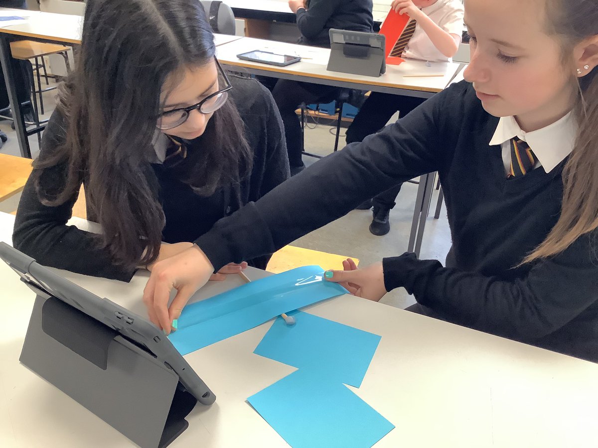 Boness_Science's tweet image. S1 this morning engaging with #BBCLiveLesson on friction as part of their forces topic during #BritishScienceWeek