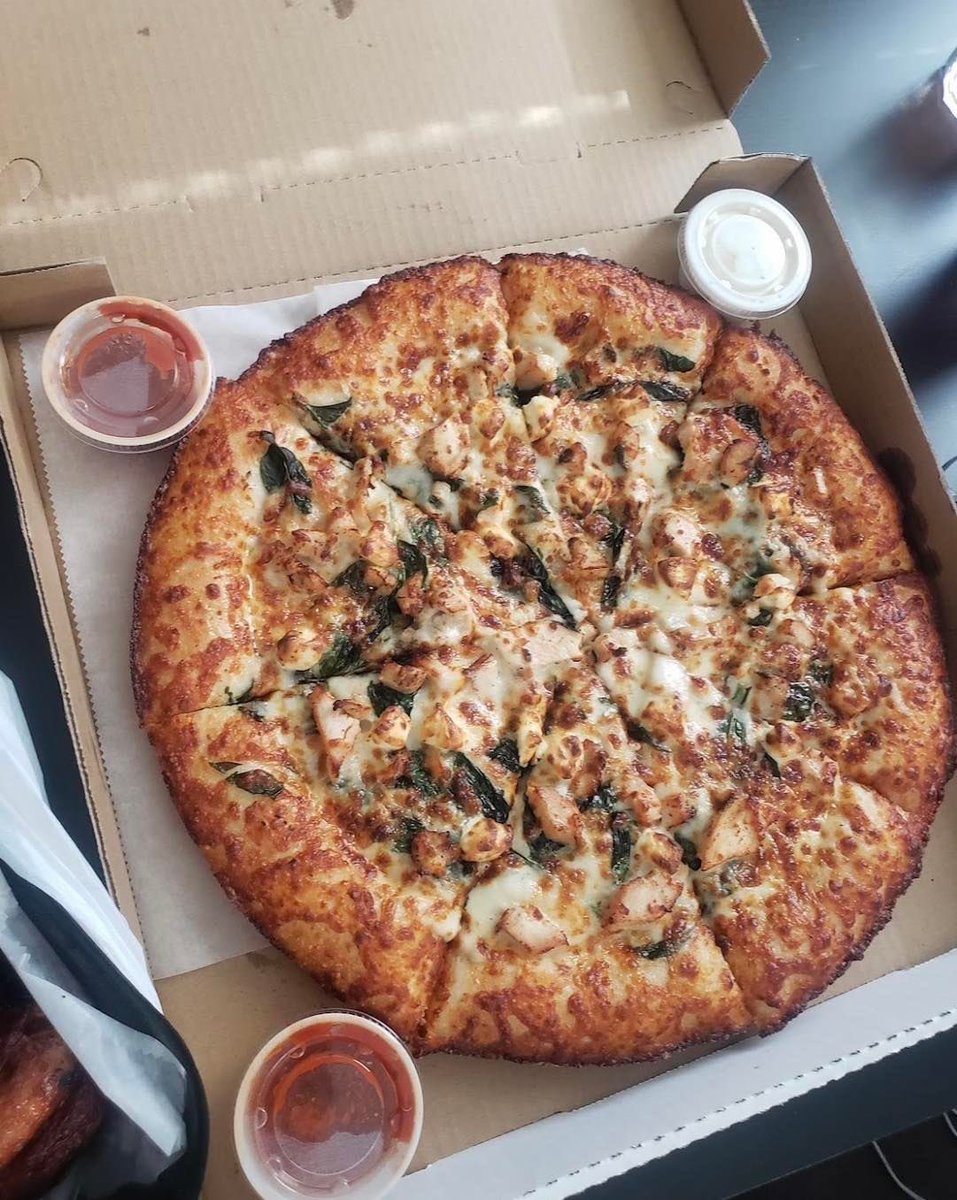 artegopizza's tweet photo. ⚫️MONDAY SPECIAL!⚫️
Any Large Specialty Pizza ONLY $14
&amp; LARGE 2 Topping ONLY $10

Offer valid for Dine in-Delivery-Carryout 
816-960-4687 or https://t.co/1nVkYAFllf
Open daily at 4pm 🕓 #kcpizza #KansasCity #kcfood https://t.co/RW8m9S6P4b