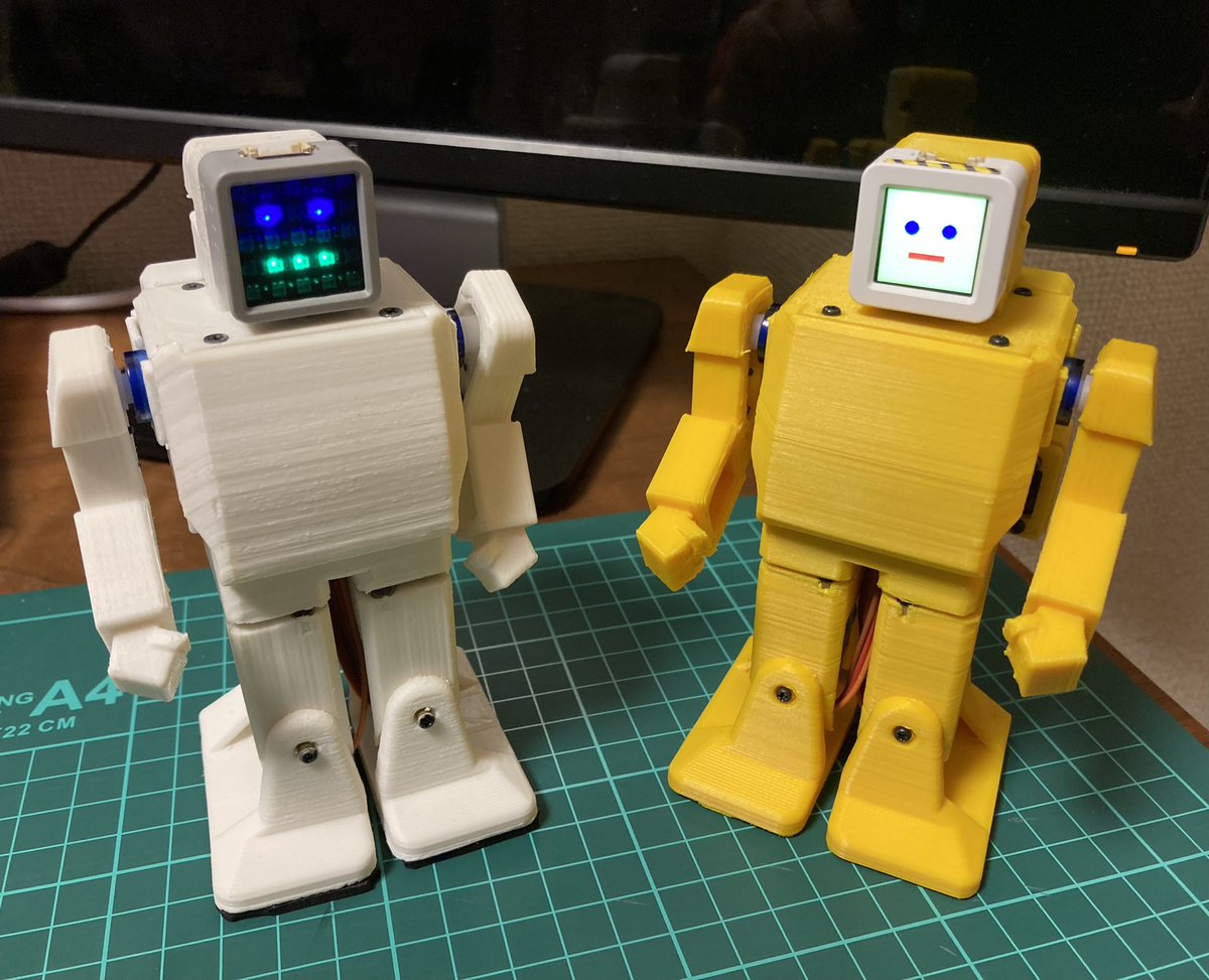 robotakao's tweet image. 旧型 #M5Atom 版と新型 #M5AtomS3 版 並べた　#M5Stack