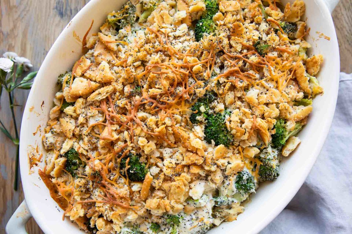 Jar_Of_Lemons's tweet photo. Quick, comforting, and SO delicious! Every single bite of this cozy and bright casserole is flavorful and delicious. This Poppy Seed Chicken Casserole is the ultimate 30-minute healthy weeknight dinner recipe that the entire family will love!

RECIPE: https://t.co/LATqUSHqj3 https://t.co/622GjreJc0
