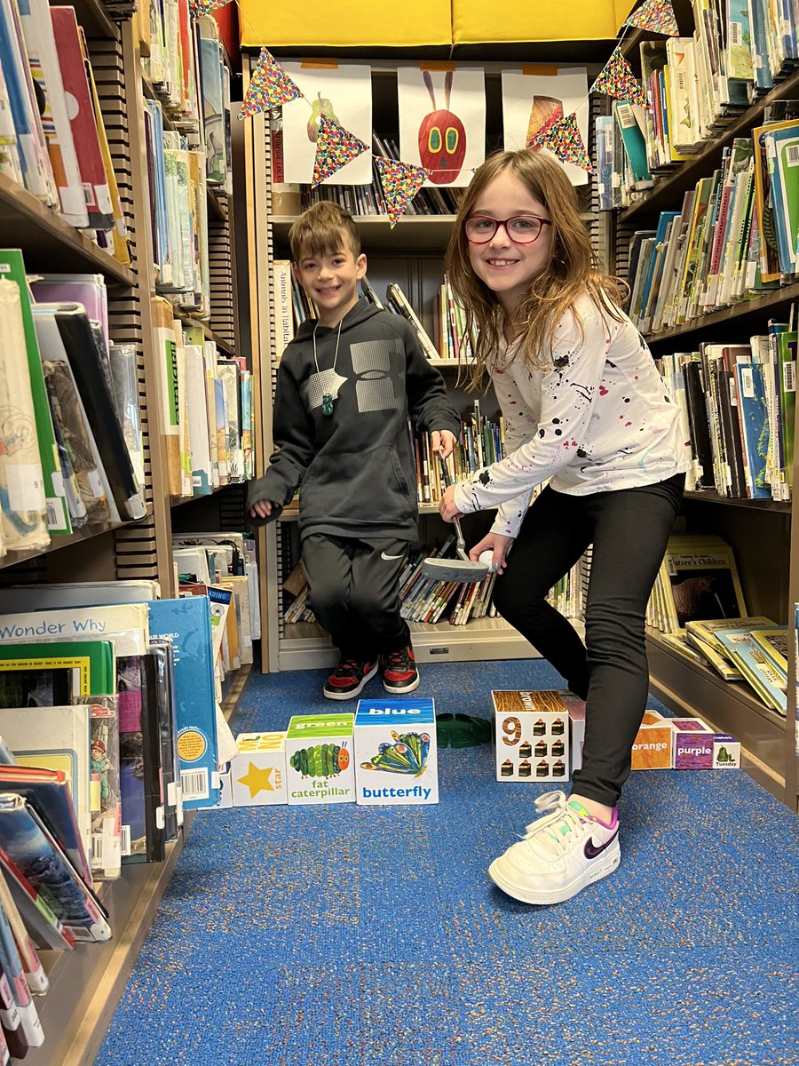 MrsHusstege's tweet image. @LincolnWPS First Ever #LibraryMiniGolf is in full swing. [Yep. I went there] The Hole in 1 Hall of Fame has been initiated as well. Good luck to all the 🦁 s!