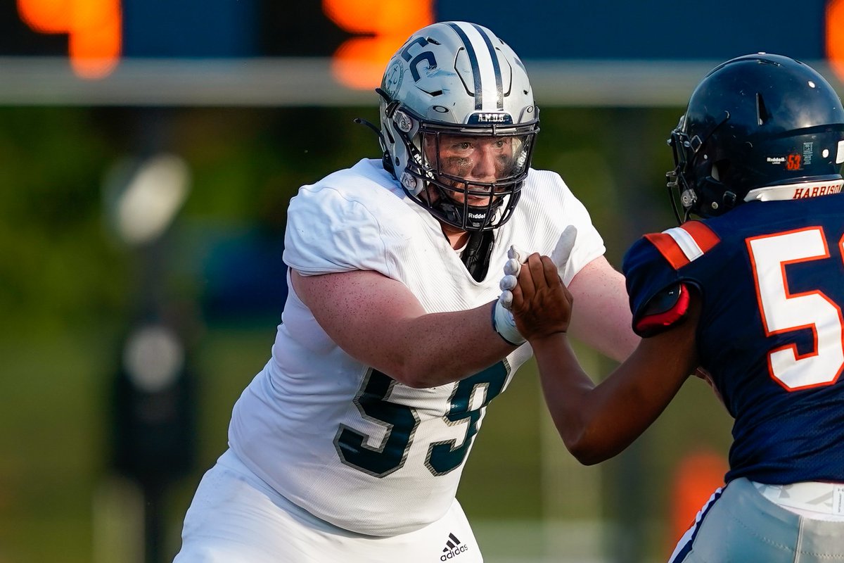 LCCknightFb's tweet photo. Congratulations to Zach Kerr on being selected to the @INFBCoaches North All Star Team!! Zach will play in the MURAT SHRINE NORTH/SOUTH ALL STAR FOOTBALL CLASSIC this Summer!! #AMDG #FightOn https://t.co/90wKHoPyAU