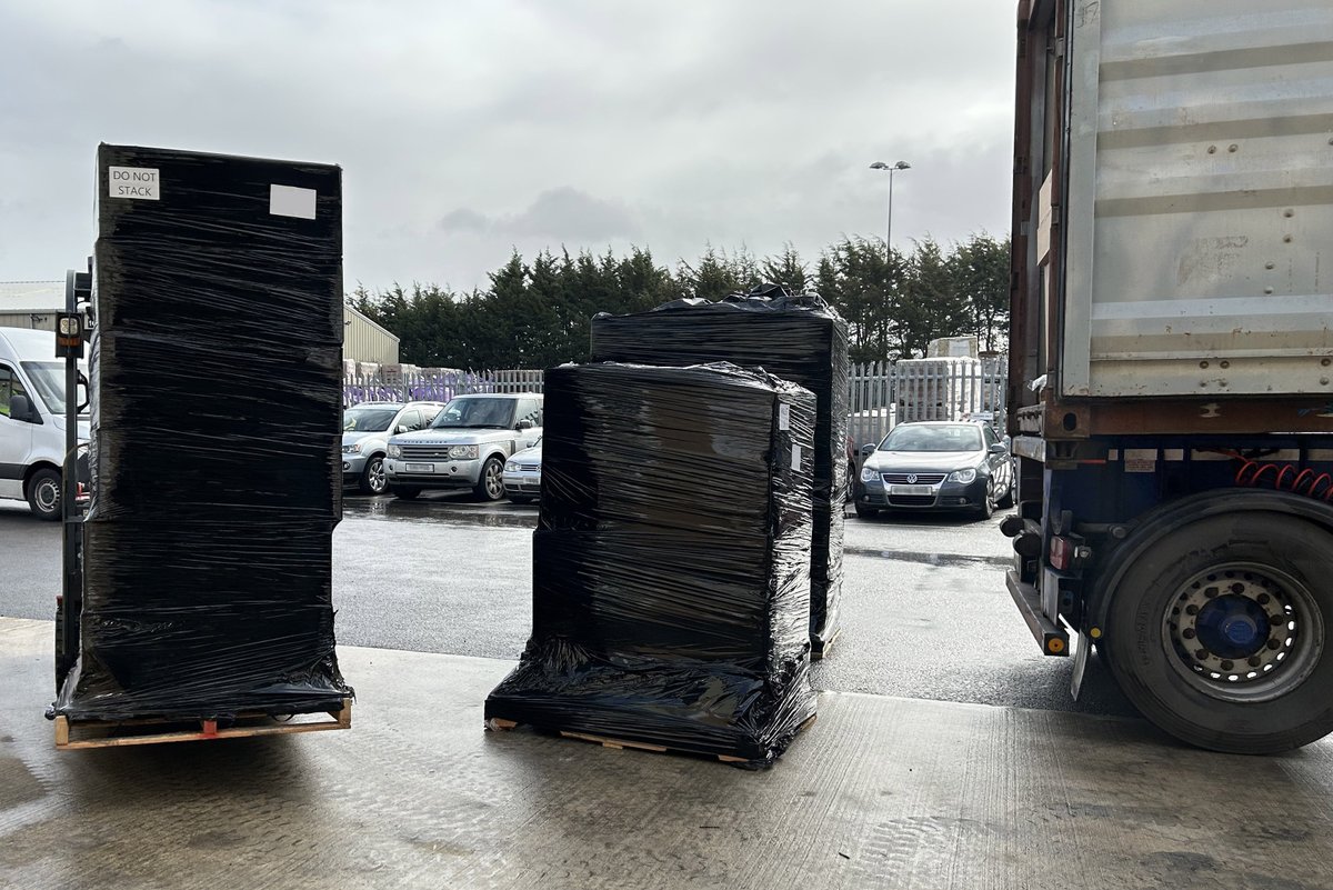 APAIRLtd's tweet image. ❄️🔧📦 On the move! 
Plenty of orders heading out the door this morning 👏
#goodsout #orders #AirconParts #acspares #freight #warehouse #agriculturalmachinery #constructionmachinery