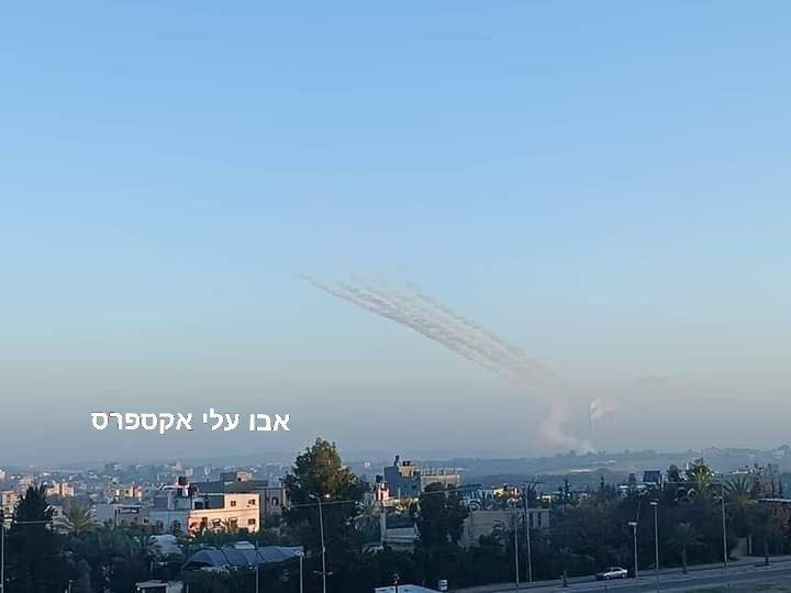 AbuAliEnglishB1's tweet image. #Gaza Strip: PIJ fires rockets at the sea this morning as part of a #military_exercise