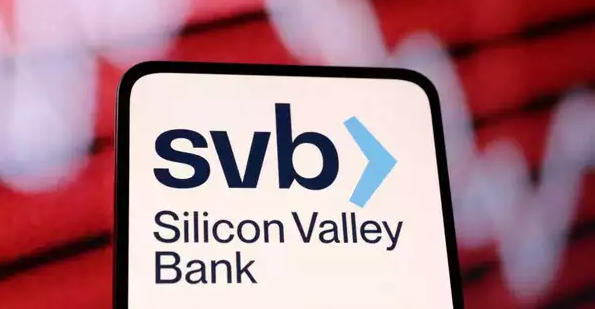 EconomicTimes's tweet photo. #BREAKING: US FDIC transfers all deposits of #SiliconValleyBank to #BridgeBank, and names Tim Mayopoulos CEO of #SVB 
(Agencies) 
🛰️Catch the day's latest news and updates ➠ https://t.co/O57vsKWE3c https://t.co/CCjhigr5fp