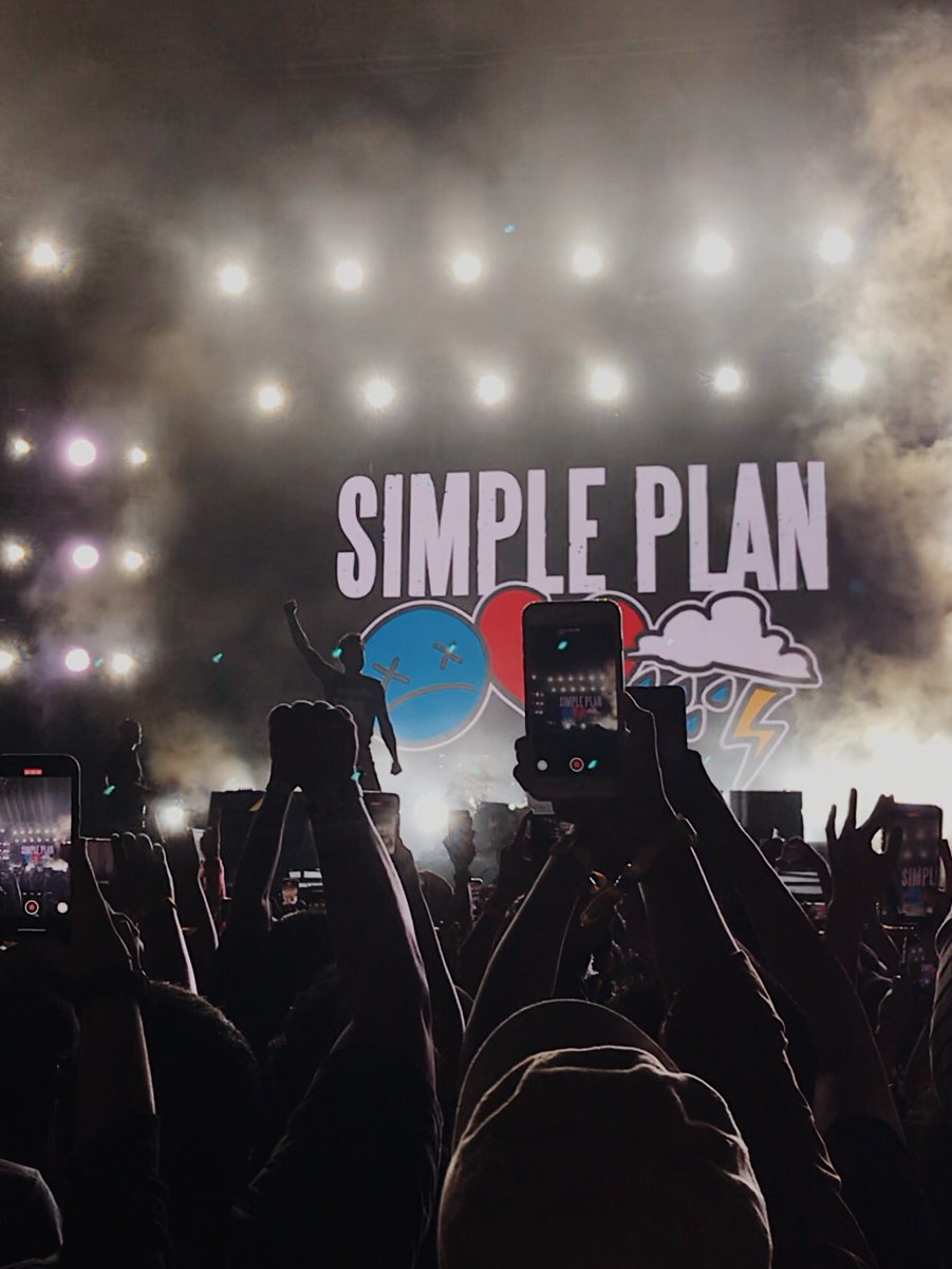 talithamahsa's tweet image. The Harder Than It Looks Tour ✨👊🏻🇮🇩 #throwback #simpleplan