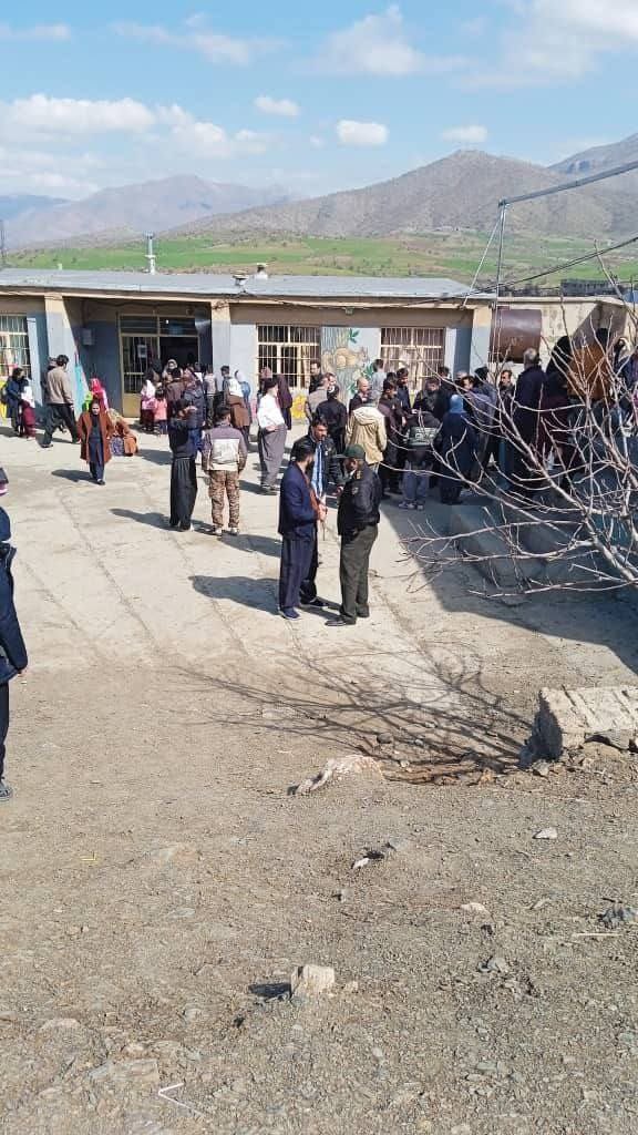 Kolbarnews_En's tweet photo. #Iran #Kurdistan
❗️"#Vahdat" middle school of #Kanisur district of #Baneh city was targeted by #chemical attacks and a number of female students were poisoned and taken to medical centers.
Monday, March 13, 2023
#ChemicalAttacksOnSchools
#MahsaAmini
#JinaAmini
#protest https://t.co/ngOf9MrLVQ
