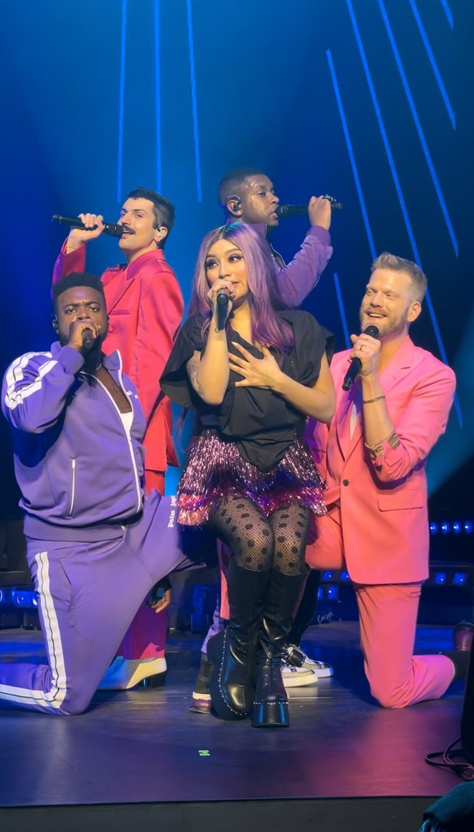 CKmm999's tweet photo. 3/8 #PENTATONIX 大阪公演へ ✈️
好きがいっぱい詰まってて最っっっ高だった😭💞
ホリックの皆さんにも久しぶりに会えて嬉しかった🥹
本当に行けてよかった~~~！💓楽しすぎました。
全部まるっと D A I S U K I 🫶🫰ありがとううう

#PTXTheWorldTour #PTXOsaka2023 #PTXtourJP https://t.co/Gn83WVw9y2