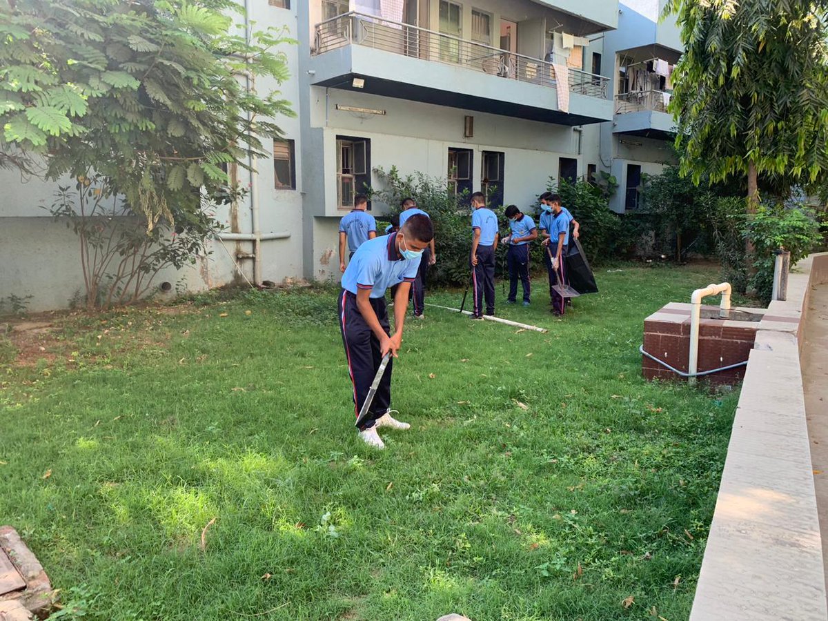 NCC_Dte_Gujarat's tweet photo. #SSCD
100 Cdts of 2 Guj Air Sqn NCC  visited Jivan Sandhya Old Age Home at Naranpura,A'bad to support and connect with 130 Old Senior Citizens.Cdts learnt the problems and expectation of these people in a changing environment 
@DefencePRO_Guj
@HQ_DG_NCC
@CMOGujarat
@GovernorofGuj https://t.co/STVjRe6yAU