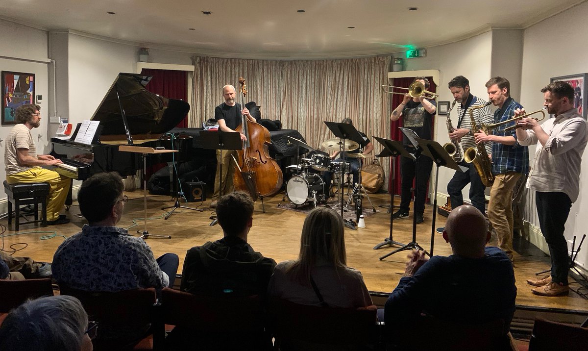 FringeJazz's tweet photo. RIAAN VOSLOO'S COMMOTION are at FRINGE JAZZ at The BRISTOL MUSIC CLUB this Wed 15th March.
Riaan Vosloo - Double Bass, Sam Crockatt &amp; Nick Dover - Sax, #RaphaelClarkson - Trombone, Simon Beddoe - Trumpet, #DanMoore - Piano &amp; Dave Smith - Drums
Tickets at https://t.co/jCOZ21qA28 https://t.co/k1Z222fhei
