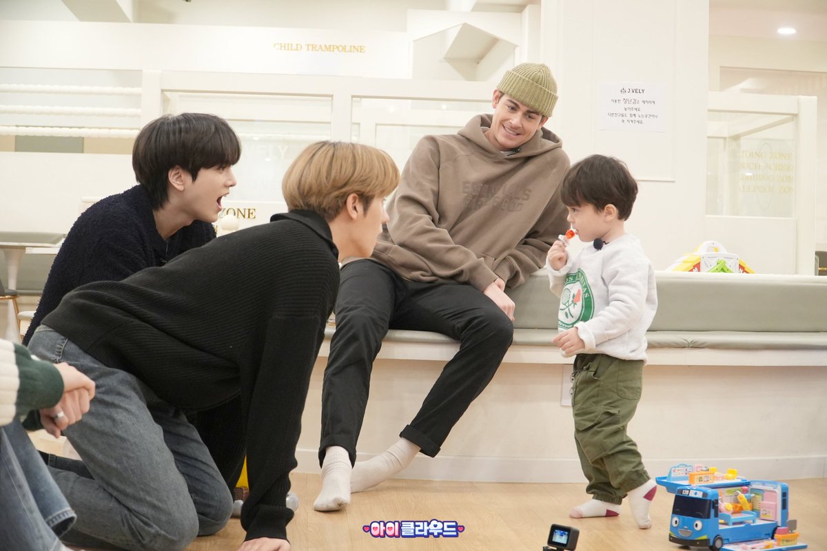 mai on Twitter "RT deobimom Younghoon, Hyunjae and Sangyeon for baby