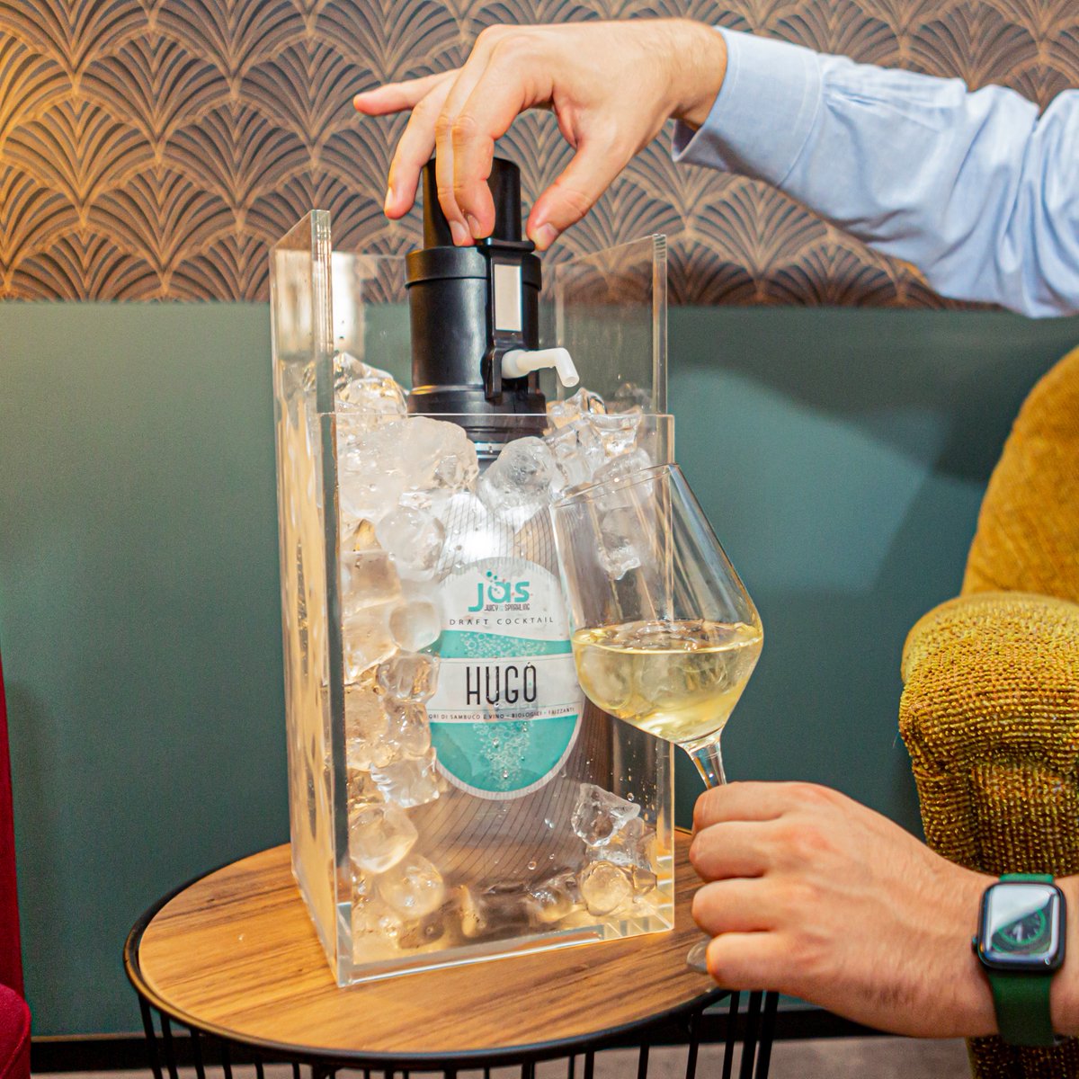 Respirate di già l’aria della primavera?

O forse è il profumo dei fiori di sambuco del nostro Hugo?
__
Juicy &amp; Sparkling
the-jas.com 

#jas #cocktail #lunedì #goodmorning #buonLunedi #BuongiornoATutti #drinks #coktailreadytodrink
