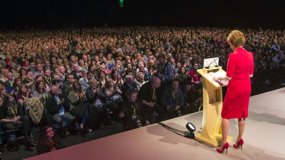 mik61scot's tweet photo. Sturgeon must order bespoke mini-lecterns to make her look less tiny…🤔
#SmallManComplex https://t.co/0YgMUDTJr5