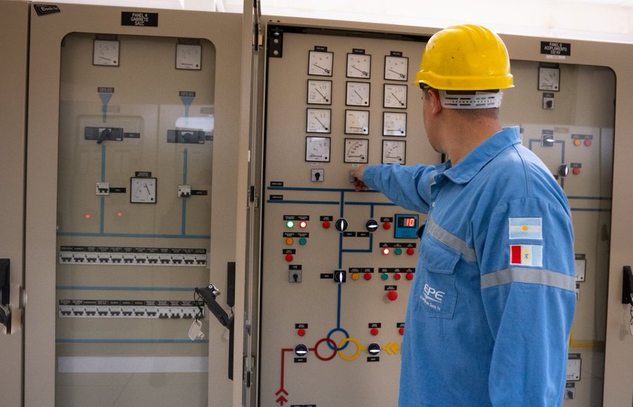 FrGEuV4WcAIMc_W?format=jpg&name=900x900