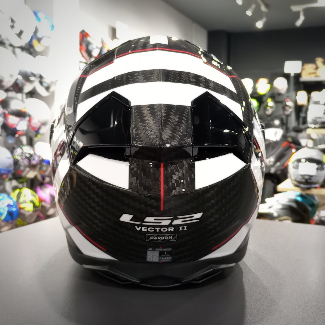 CiclosAlbacar's tweet photo. 😍 Así es el nuevo modelo de casco #LS2 FF811 VECTOR II CARBON, con homologación 22.06, fabricado en fibra de carbono muy resistente y ultraligero. ¿Qué te parece? 😏

Disponible en varias decoraciones 👉 https://t.co/nRzLRXkT4B

#LS2Helmets #CascoMoto #BikeLife #CiclosAlbacar https://t.co/ycXfzbk2Lv