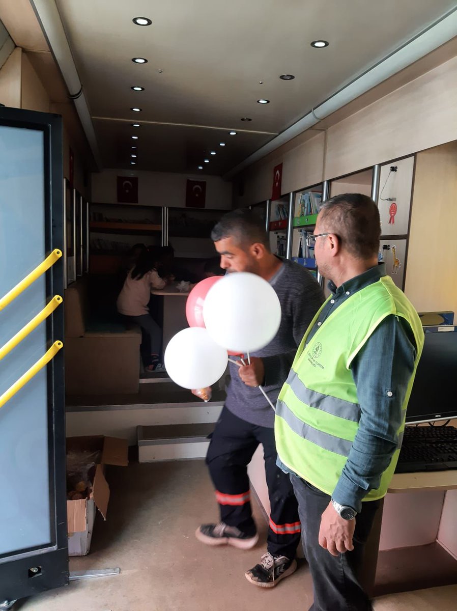 Gezici kütüphanemiz Hatay Stadyum Çadırkentte yaraları sarmaya devam ediyor. 

<a href="/TCKulturTurizm/">T.C. Kültür ve Turizm Bakanlığı</a>
<a href="/KTBKYGM/">KYGM</a>

#Hatay #gezicikütüphane #ismailsaibsebcerihk