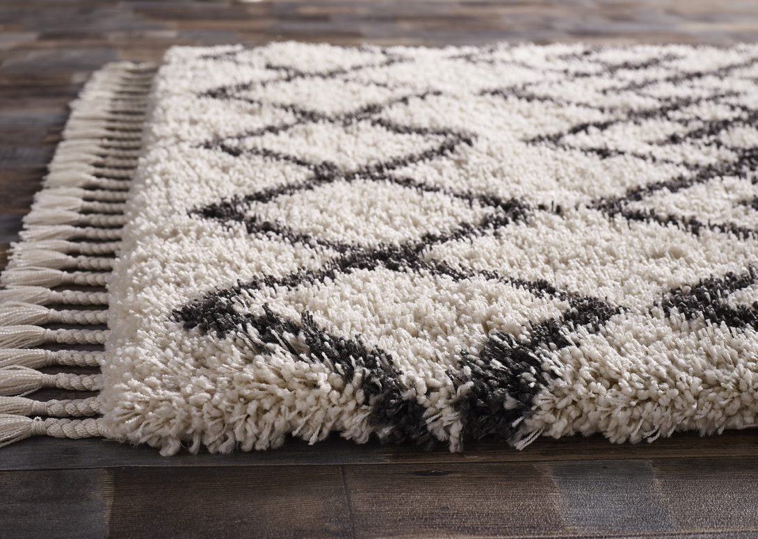 NEW RANGE 4/9: RABAT

This 100% Heat Set Polypropylene range is available in a range of sizes and two colours. Another fusion of the traditional rug with a modern geometric design. 

📞 for details and quotes

👁️ firthcarpets.co.uk/rabat

#rug #decor #interior
