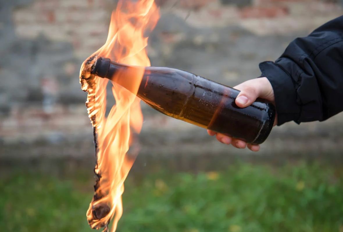 nexta_tv's tweet image. A court in the #Yaroslavl region sentenced a local resident to eight years in prison in the case of an attempt to set fire to a military registration and enlistment office. 

Denis Popov, a resident of the city of Uglich, was tried on charges of public calls for extremist