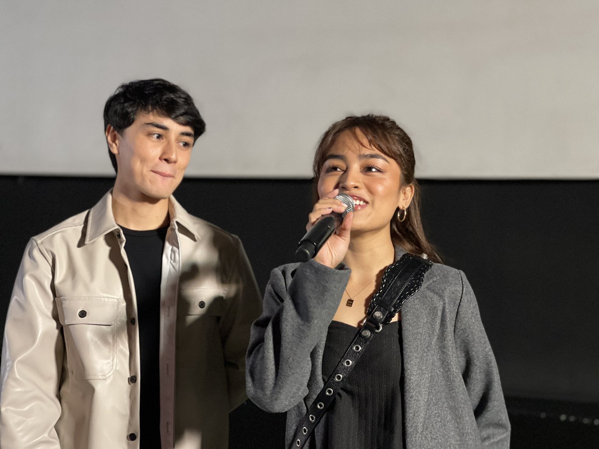 pelikulamania's tweet photo. #Vivoree and host #EdwardBarber at the #TeenClashCelebrityScreening https://t.co/1A3ALFB3Xe