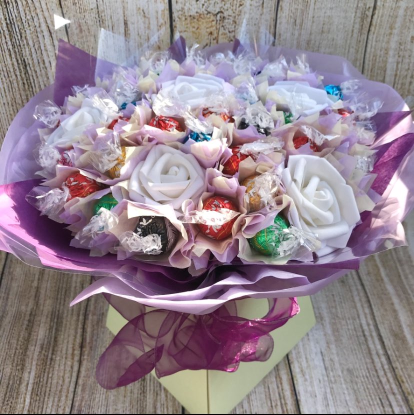 JuteAdoreHamper's tweet photo. Good morning #MHHSBD
Thank you all so much for the very warm welcome, it’s a real pleasure to have joined you 🤗
I will catch up on all the tweets a little later, but first I must make and catch the #MothersDay post with these!

#elevenseshour #handmade #SmallBusiness https://t.co/V5rdyMyCan