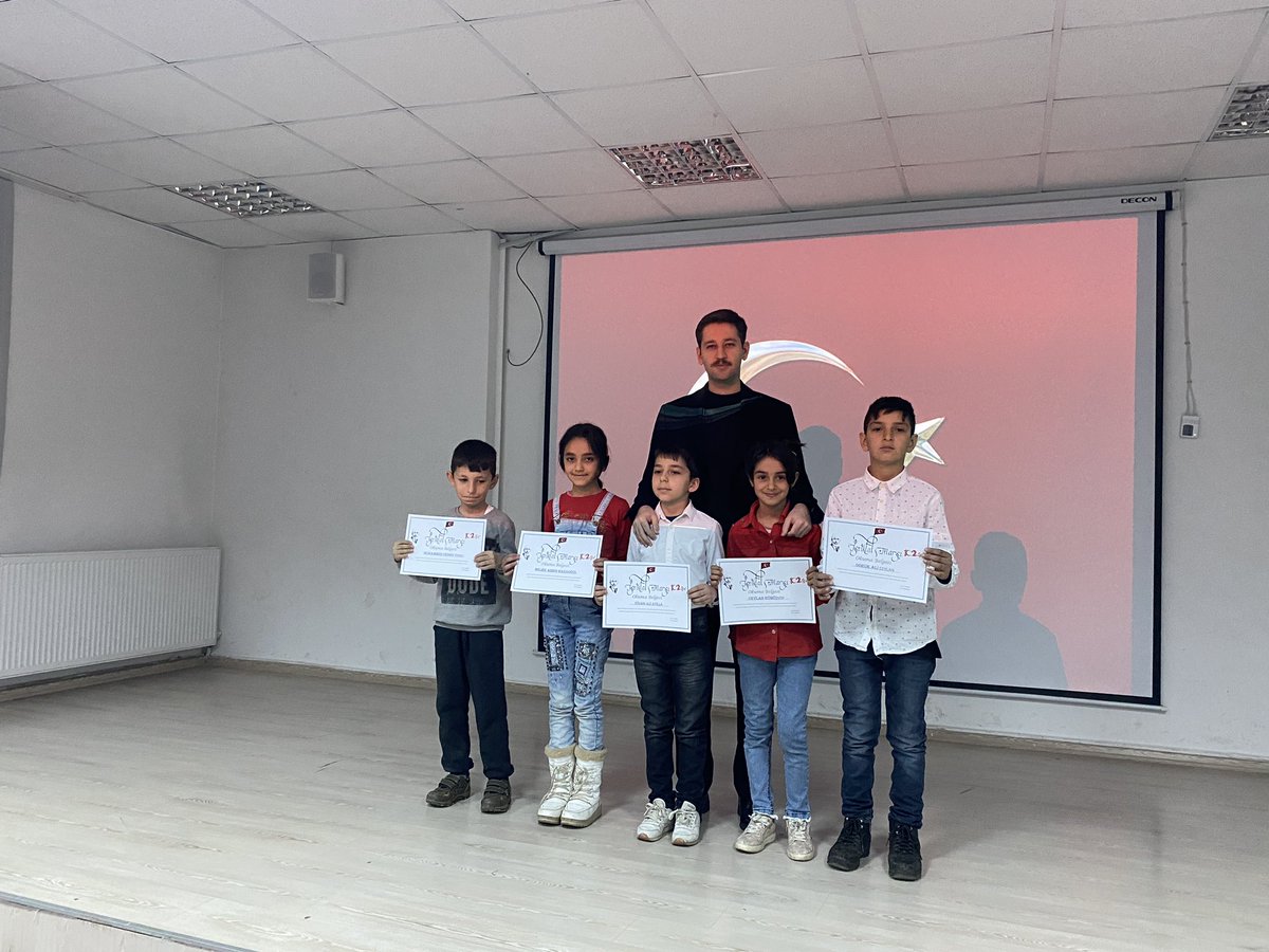 12 Mart İstiklâl Marşı'nın Kabulü ve Mehmet Akif ERSOY'u Anma günü münasebetiyle hazırlanan program İlçe Kaymakamımız Sn. Mehmet Can İRDELP'in katılımıyla gerçekleşti.

<a href="/bingolmem/">Bingöl MEM</a> <a href="/yayladerekym/">Yayladere Kaymakamlığı</a> <a href="/halilyucel6060/">Halil YÜCEL</a>