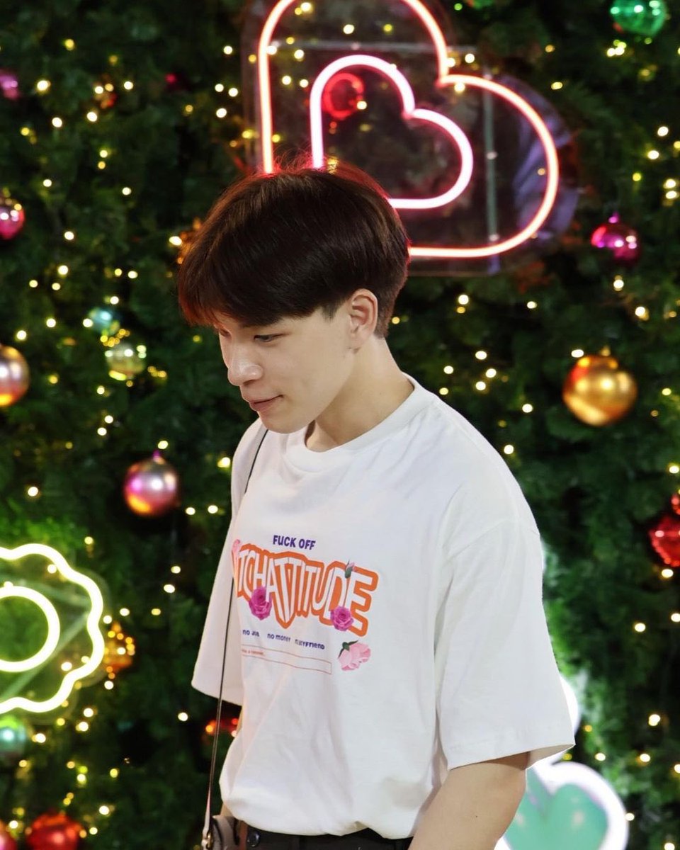 Ronnakit_House's tweet photo. ⌗ 🪜 #IGKitRonnakitUpdate 
🪄𓈈IG;Kit_Ronnakit𓈈 🐕

คริสต์มาสย้อนหลังทันมั้ย

🔗꒰ https://t.co/eBkzF1LIir 🌟♡̶  

#Kit_Ronnakit #Ronnakit_House https://t.co/jDqfIRofMl