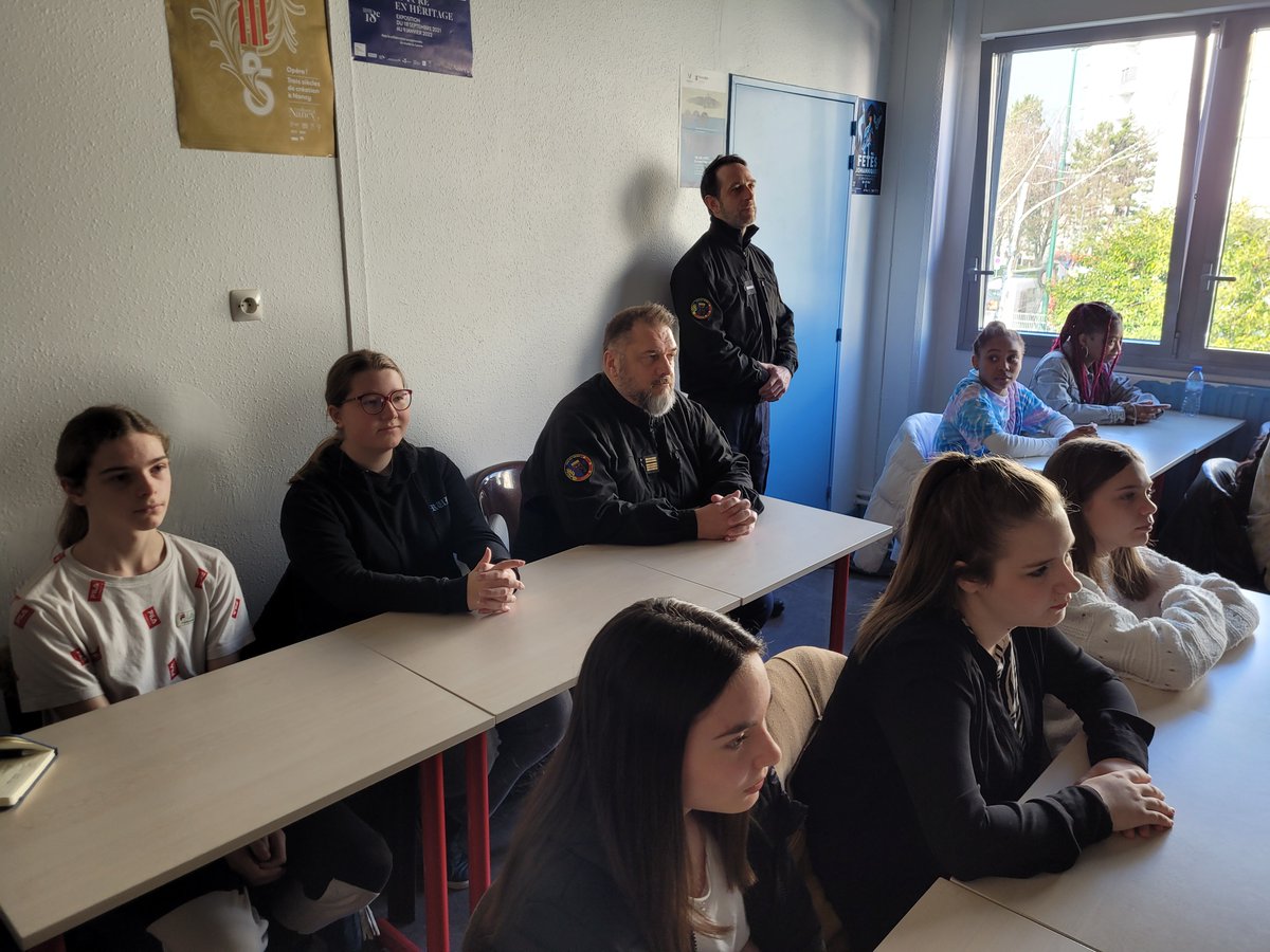 DptMarne's tweet image. 📣 Nouvelle classe défense et sécurité globale au collège Georges Braque à #Reims pour les 4èmes en #REPplus Objectif : promouvoir les #valeursrépublicaines et un comportement éthique Visites prévues : Archives de Reims, monument Forces Noires et immersion à la #GendarmerieMobile