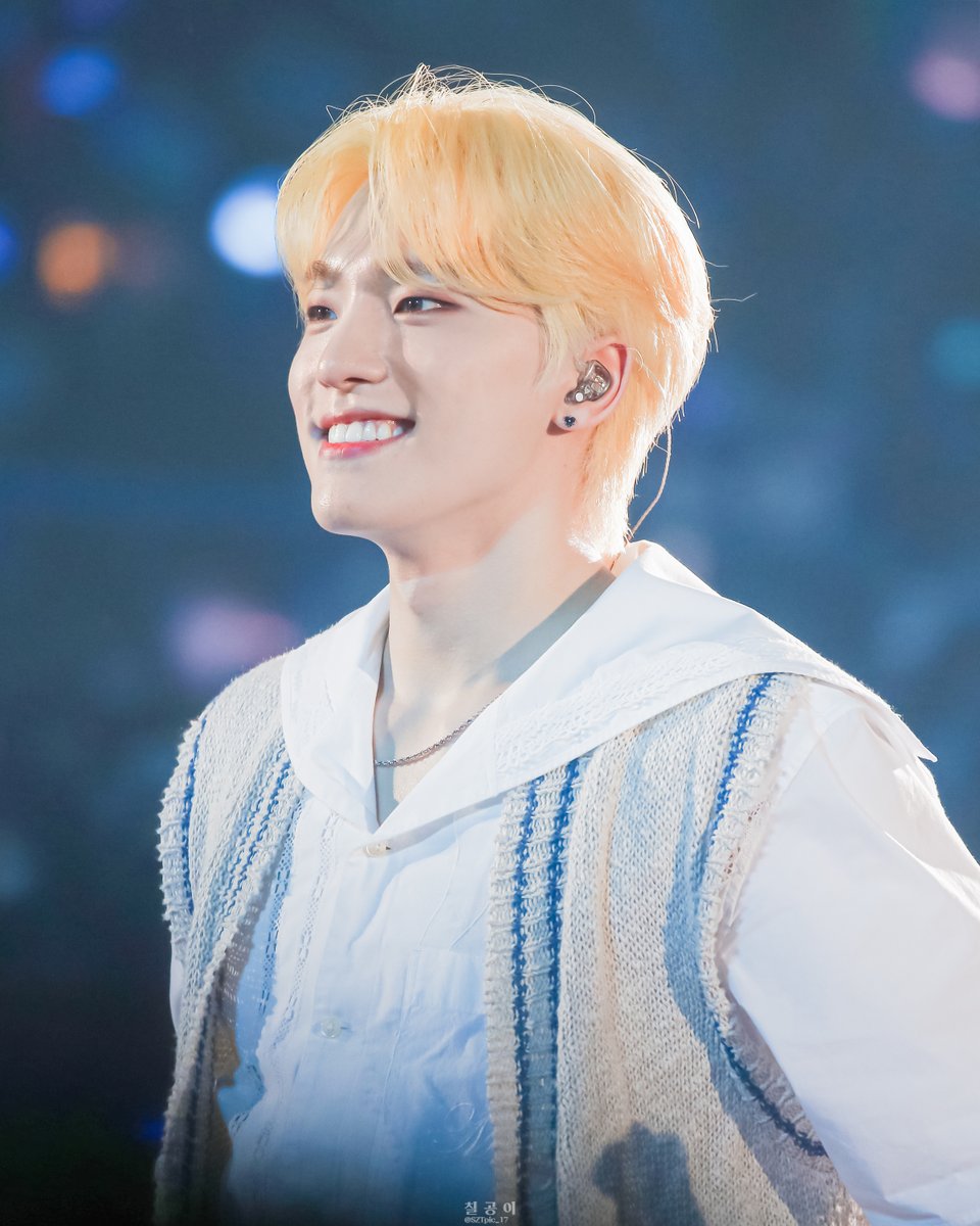230312 캐럿랜드 디노

캐럿들 볼 때의 눈빛이 너무 좋아🥰
#세븐틴 #SEVENTEEN #디노 #DINO #이찬