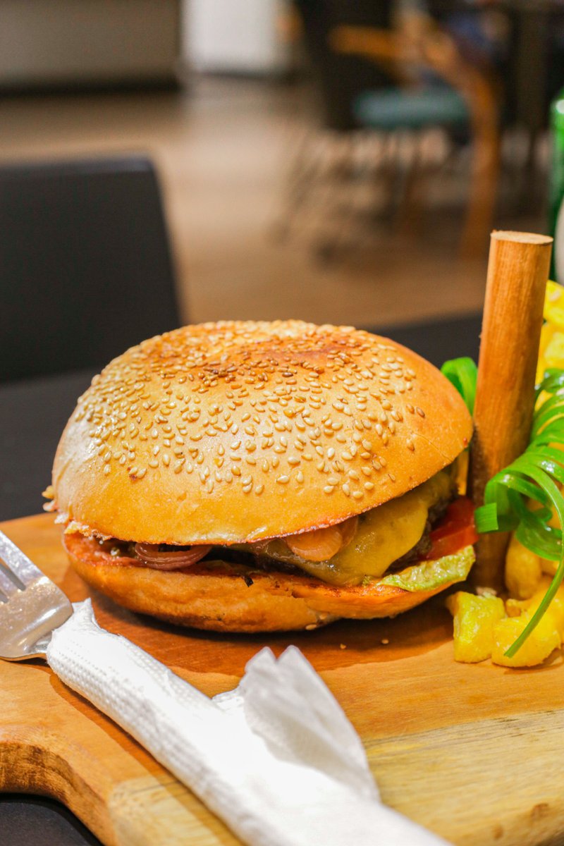 BannzCafe's tweet photo. Avoid the monotony of long trips.

Stopover at @BannzCafe along the Jinja-Kampala highway every time you travel to the East👌🏼 https://t.co/AQLIxSr7Vu