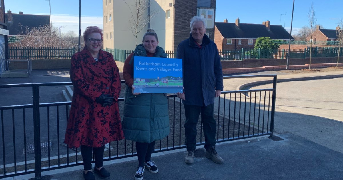 RMBCPress's tweet photo. The Broadway shopping area in Swinton has been transformed🛍️

With thanks to the Towns and Villages Fund, this well-used shopping area not only looks a lot better but is more accessible for our residents😀

Find out more➡️ https://t.co/J16PMUtV7V https://t.co/Fl5eKzfGbP
