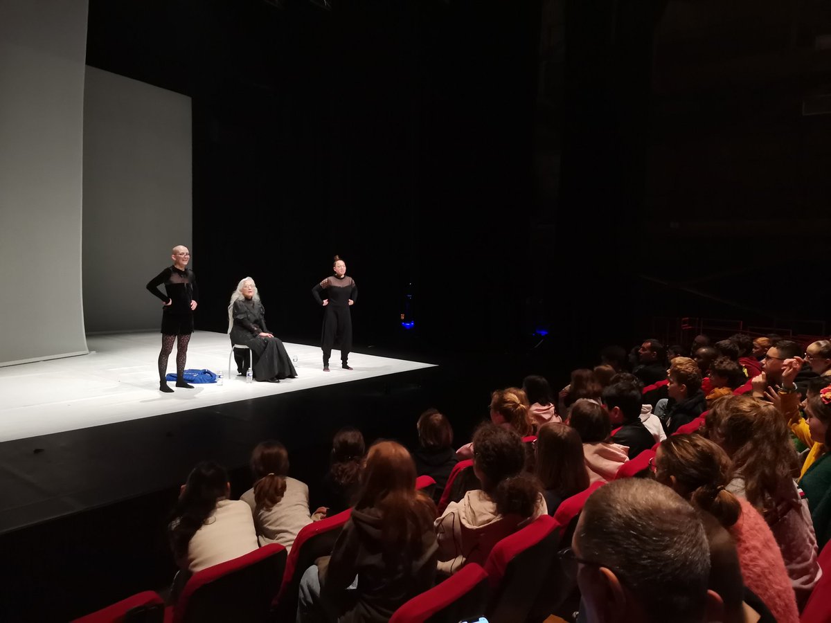 Ô Racine, du théâtre! tweet media