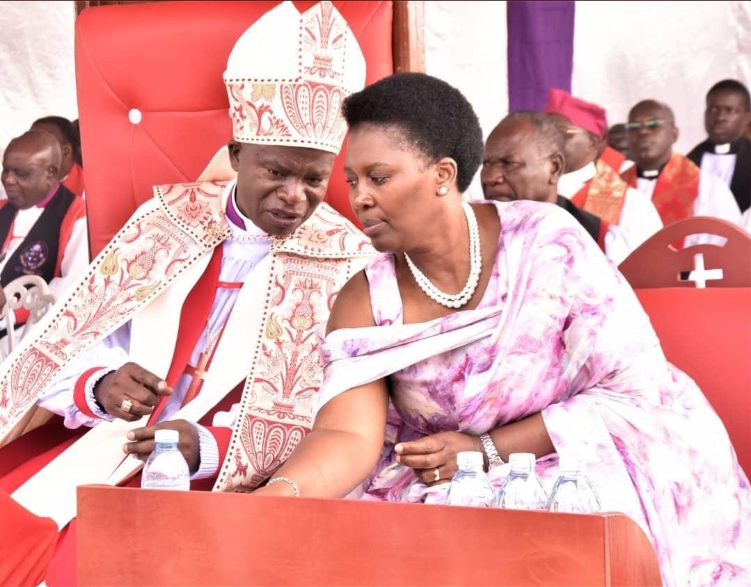 Northkigezidio1's tweet photo. Bishop Asiimwe, Maama Florence, Daudi, Ruth, Aine &amp; Majorie. You're all welcome to North Kigezi Diocese. https://t.co/l5RMEwrZUQ