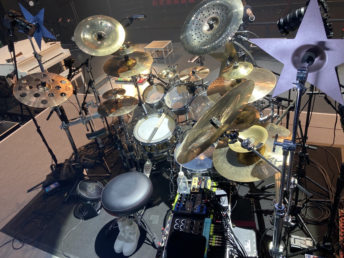 今回のLIVEからメロタムはシルバーラメの特別仕様になってます