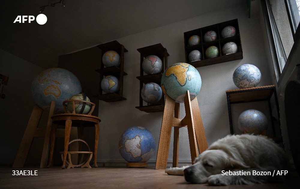 Un monde sur mesure : à Besançon, le globe "made in France" fait sa renaissance
➡️u.afp.com/ihEE
✍️ <a href="/pbaert/">patrick baert</a>
 #AFP